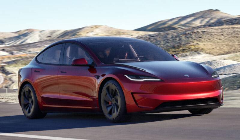Contrôle technique pour Tesla Model 3 avec expertise électrique et rendez-vous rapide à Marseille 13001